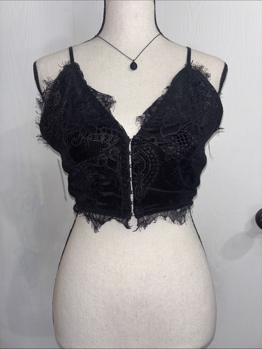 PrettyLittleThing Black lace bralette